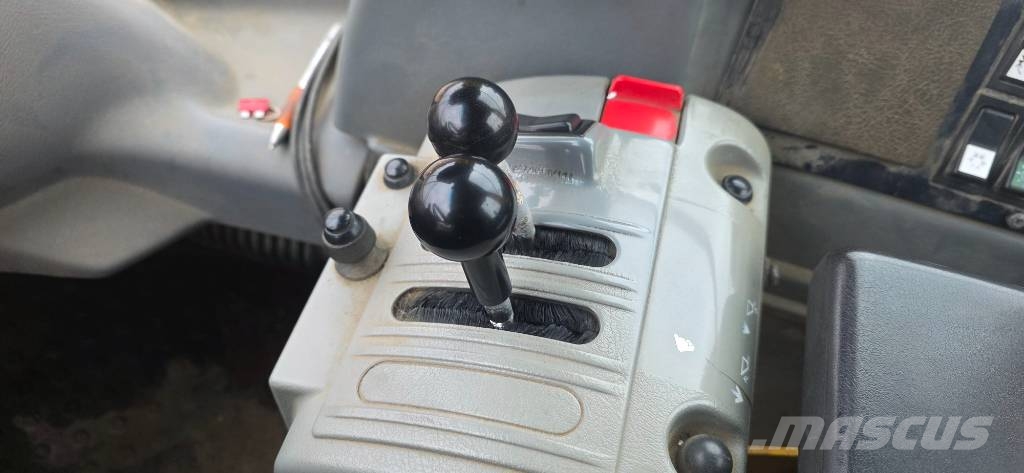 Volvo L 220 D Læssemaskiner på hjul