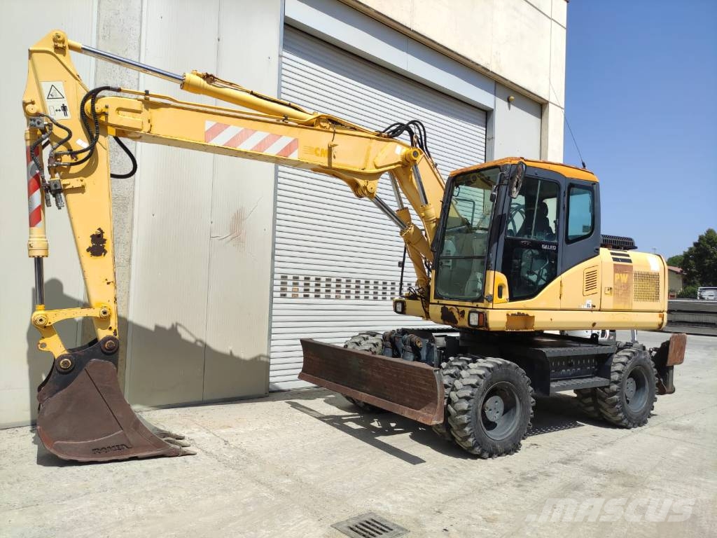 Komatsu PW160-7EO Lastik tekerli ekskavatörler