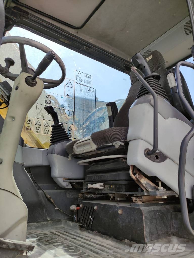 Komatsu PW160-7EO Lastik tekerli ekskavatörler