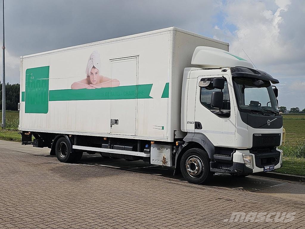 Volvo FL 250.12 Camiones con caja de remolque