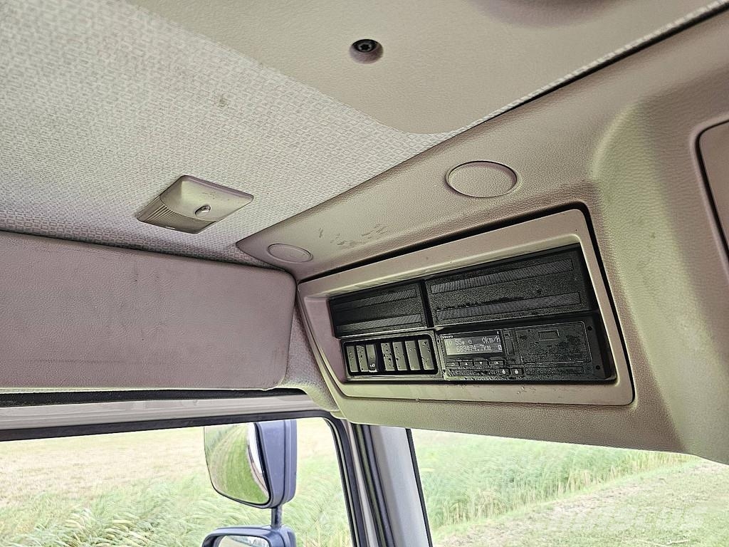 Volvo FL 250.12 Camiones con caja de remolque