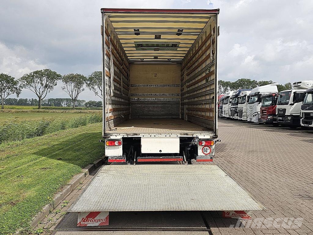 Volvo FL 250.12 Camiones con caja de remolque
