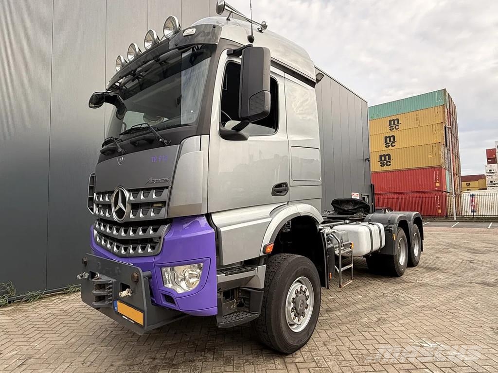 Mercedes-Benz Arocs 3352 180t 6x6 Push-Pull 曳引機組件