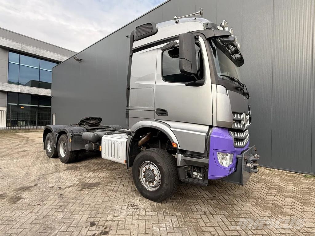 Mercedes-Benz Arocs 3352 180t 6x6 Push-Pull 曳引機組件