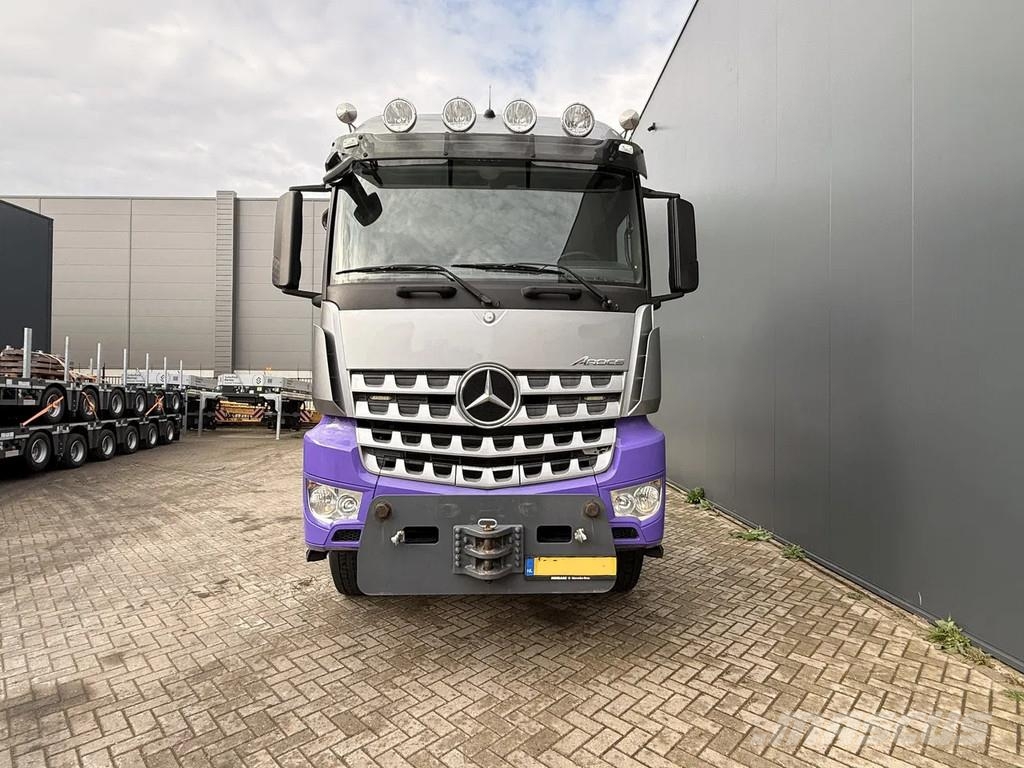 Mercedes-Benz Arocs 3352 180t 6x6 Push-Pull 曳引機組件