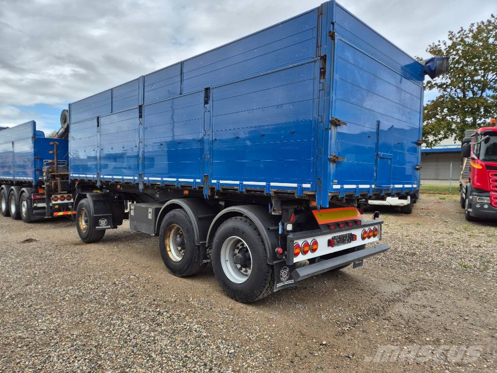 SVF 3 axle trailer with tip Savivartės priekabos