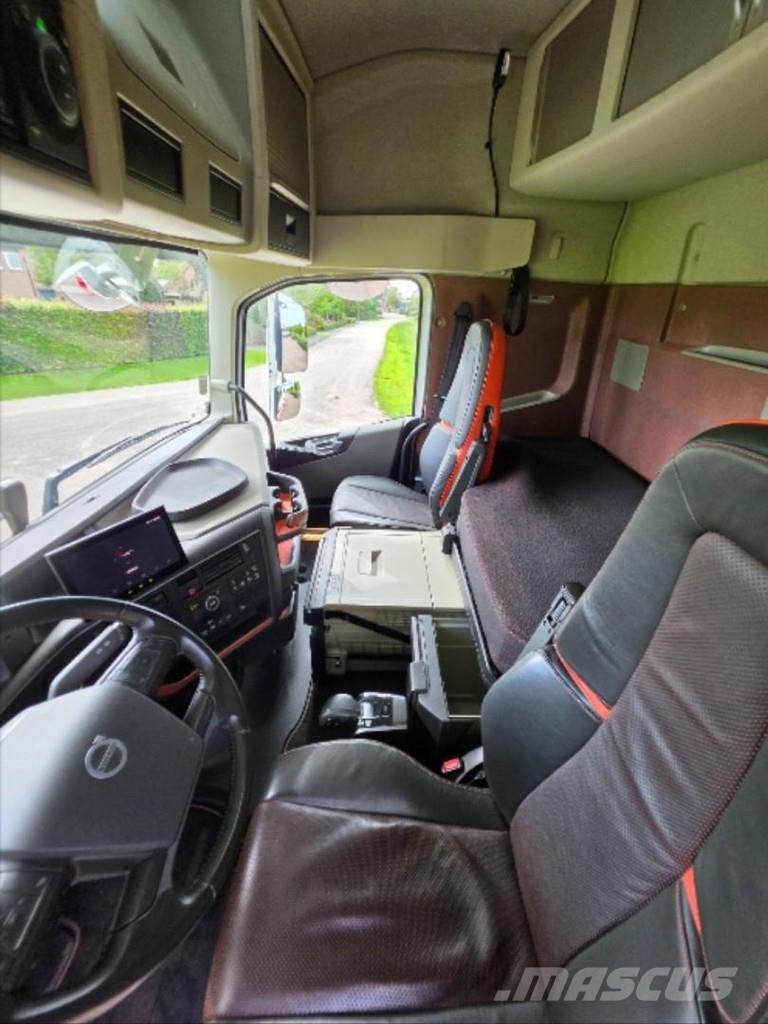 Volvo FH16 750 8x4!! EFFER 1405!!FLYJIB/WINCH/360 STABLE All-Terrain-Krane