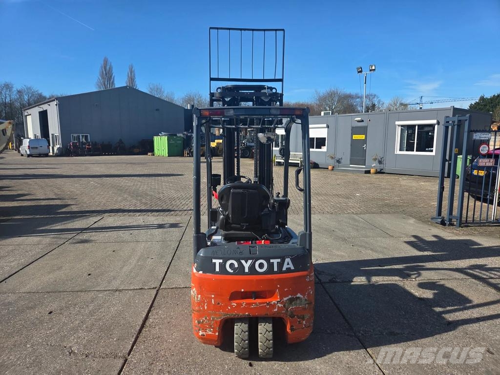 Toyota 1.6 ton elektrisch triplo 5.50m hefhoogte Elektrische heftrucks