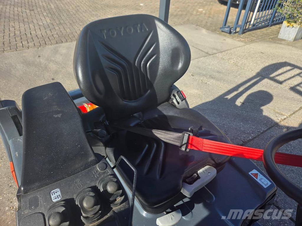 Toyota 1.6 ton elektrisch triplo 5.50m hefhoogte Elektrische heftrucks
