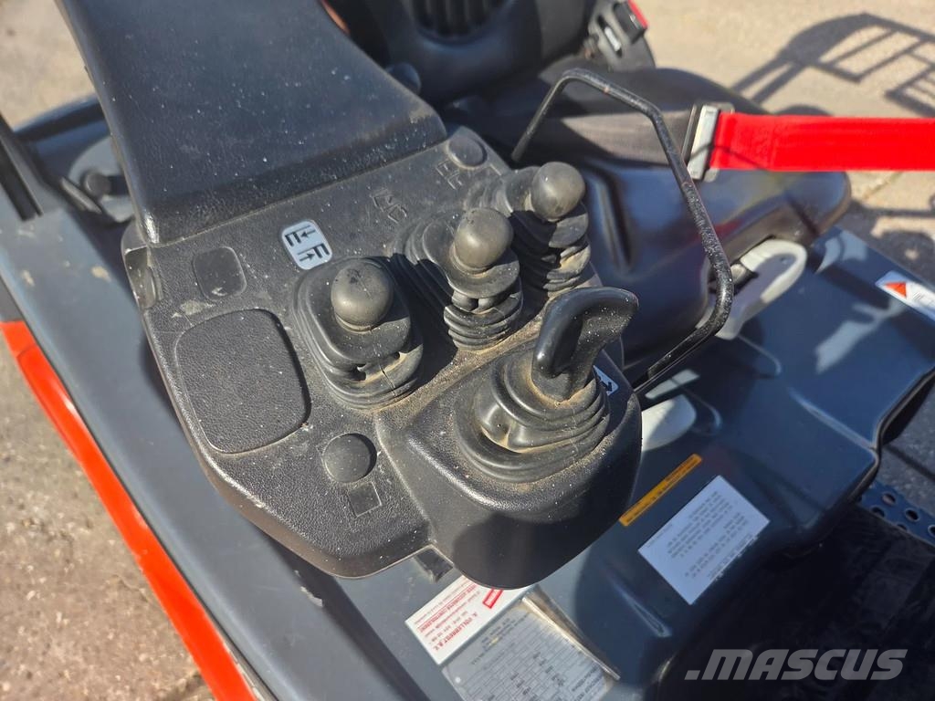 Toyota 1.6 ton elektrisch triplo 5.50m hefhoogte Elektrische heftrucks