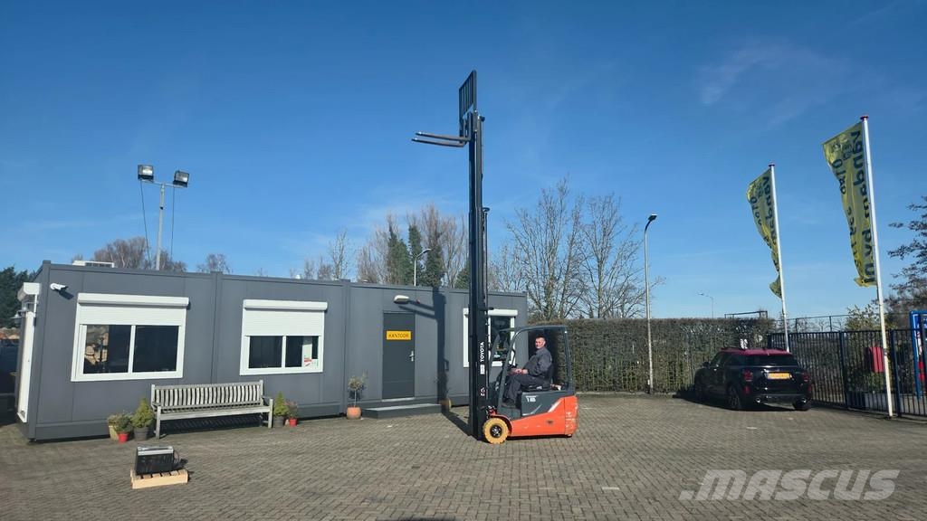 Toyota 1.6 ton elektrisch triplo 5.50m hefhoogte Elektrische heftrucks