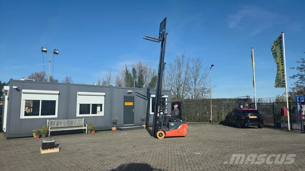 Toyota 1.6 ton elektrisch triplo 5.50m hefhoogte Elektrische heftrucks