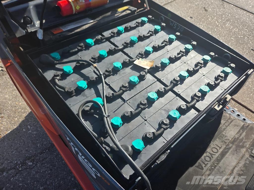 Toyota 1.6 ton elektrisch triplo 5.50m hefhoogte Elektrische heftrucks