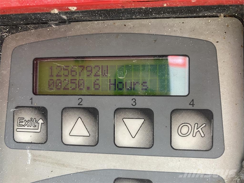 Manitou 100SEC Nůžková zvedací plošina