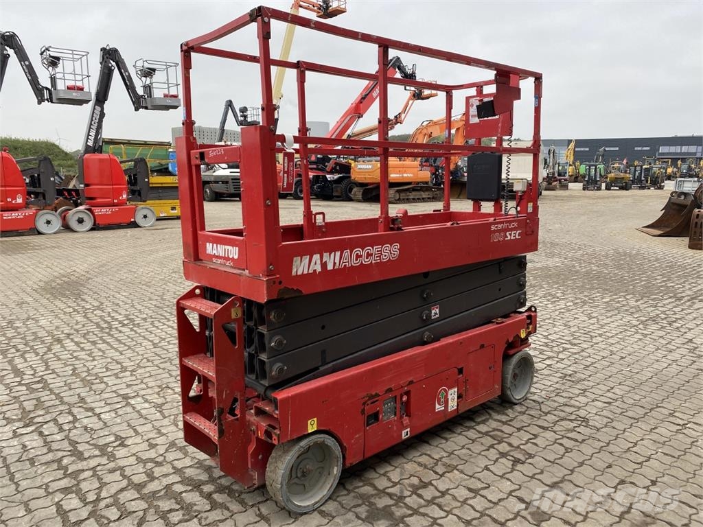 Manitou 100SEC Nůžková zvedací plošina