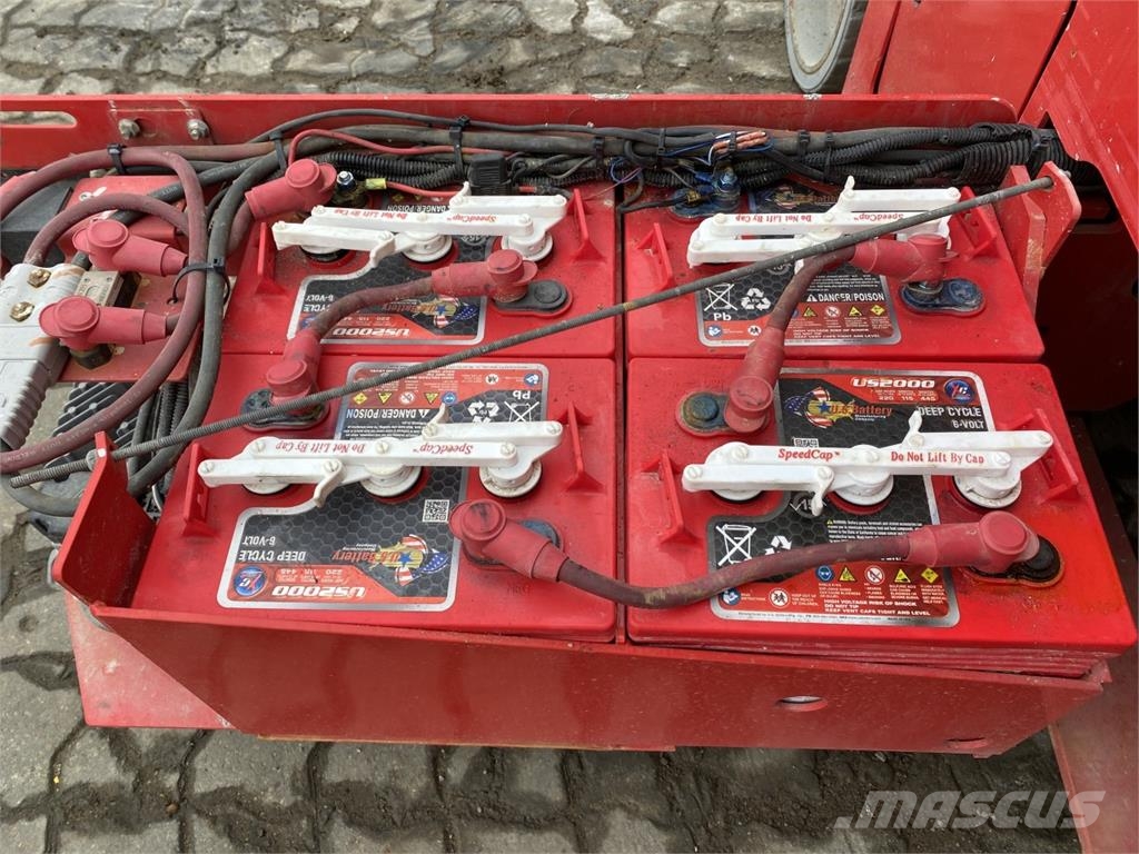 Manitou 100SEC Nůžková zvedací plošina