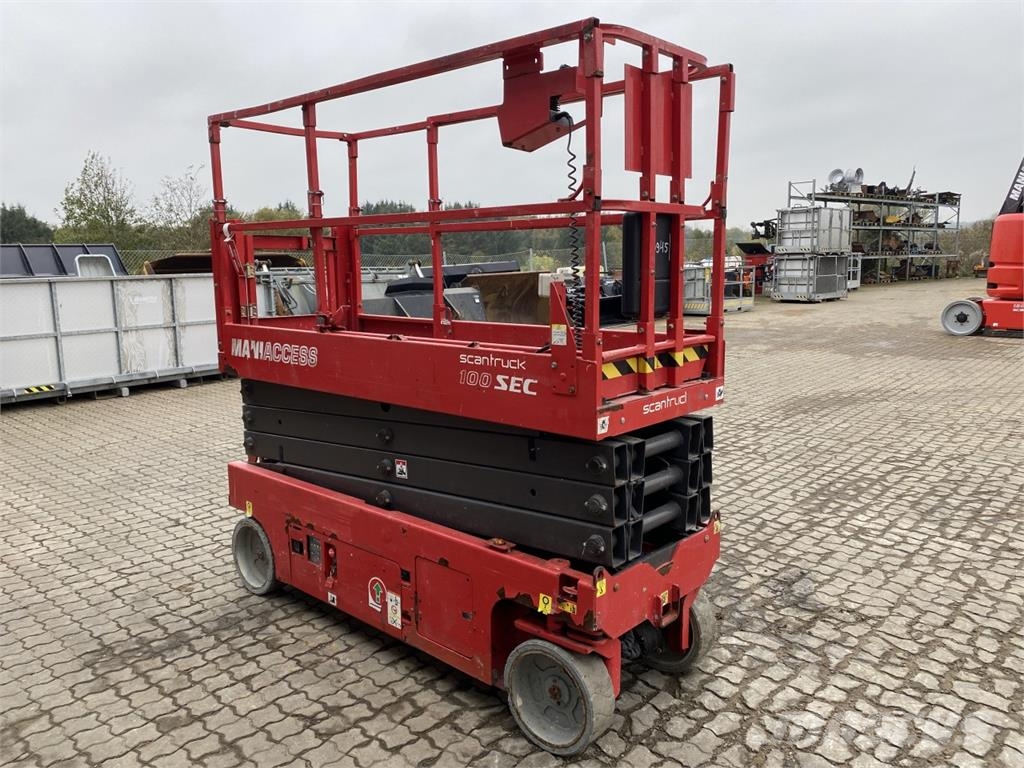 Manitou 100SEC Nůžková zvedací plošina