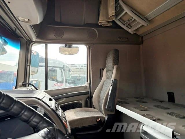 DAF XF 105.460 SUPERSPACECAB (EURO 5 / ZF16 MANUAL GEA Camiones tractor