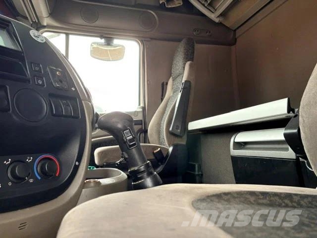 DAF XF 105.460 SUPERSPACECAB (EURO 5 / ZF16 MANUAL GEA Camiones tractor