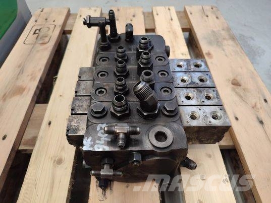 Massey Ferguson 9407 (7GH345002) hydraulic distributor Hydraulika