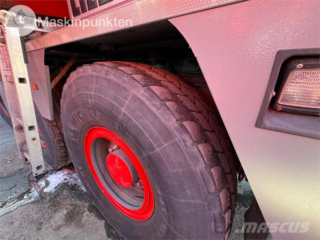 Liebherr LTC 1045-3.1 자동 크레인