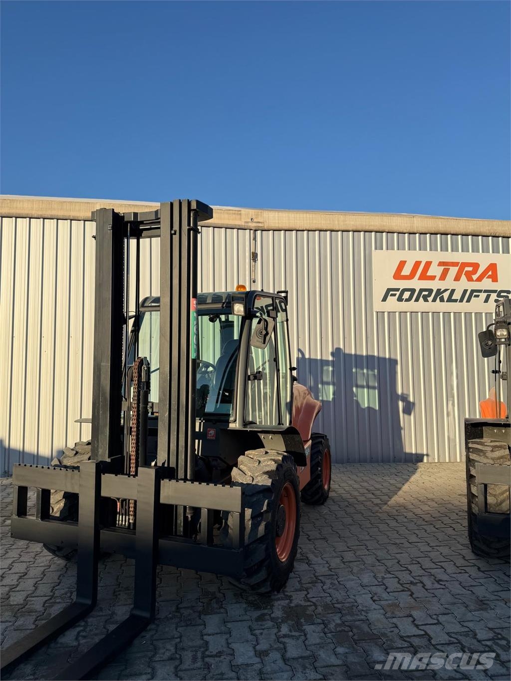 Ausa [DISCOUNT - SALE] C300H 4x4 *Perfect!* Off-Road Повдигач с движение в 4 посоки