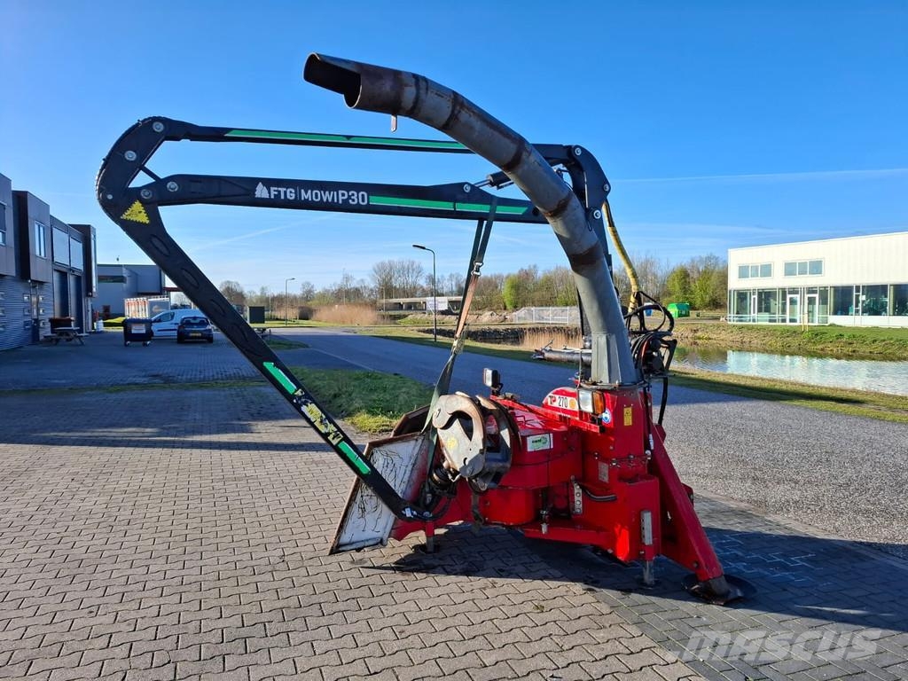 TP 270 PTO K front Holzhäcksler