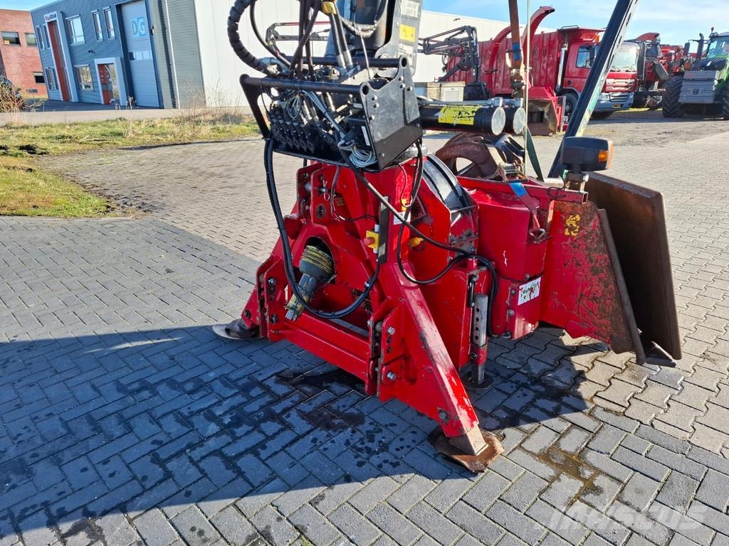 TP 270 PTO K front Holzhäcksler