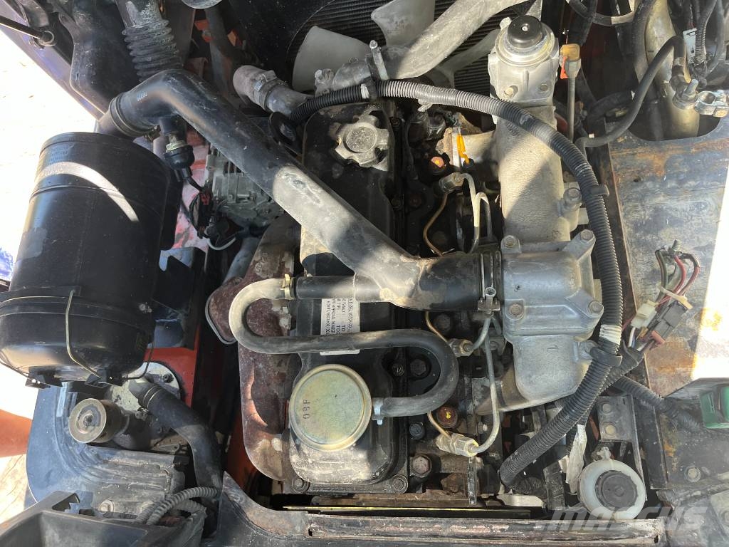 Nissan FGD 02 A 30 Q V-4181 OB شاحنات الديزل