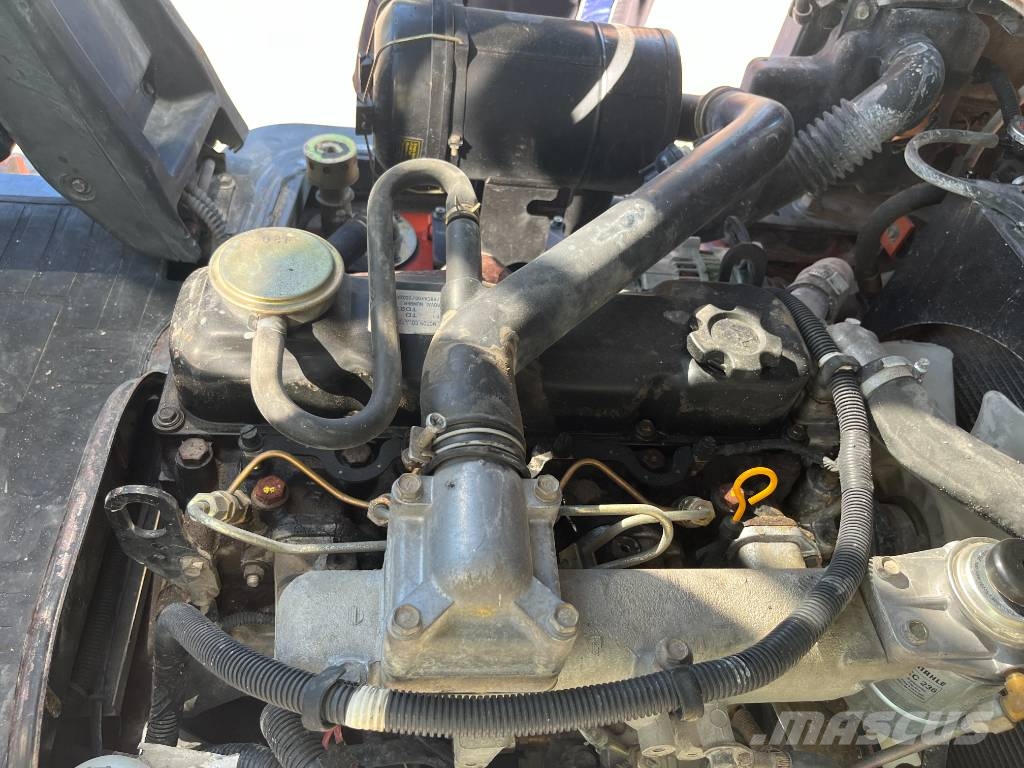 Nissan FGD 02 A 30 Q V-4181 OB شاحنات الديزل
