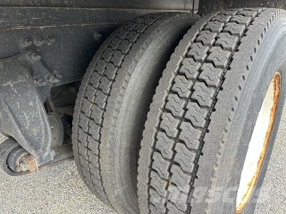 Freightliner BUSINESS CLASS M2 106 건설 장비 - 기타