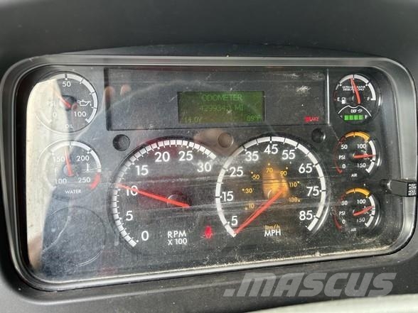 Freightliner BUSINESS CLASS M2 106 건설 장비 - 기타