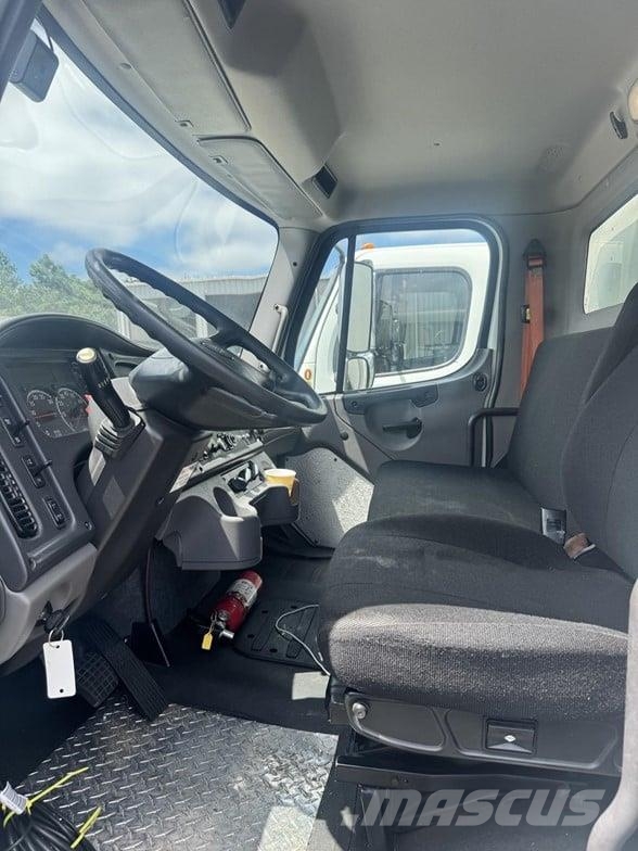 Freightliner BUSINESS CLASS M2 106 건설 장비 - 기타