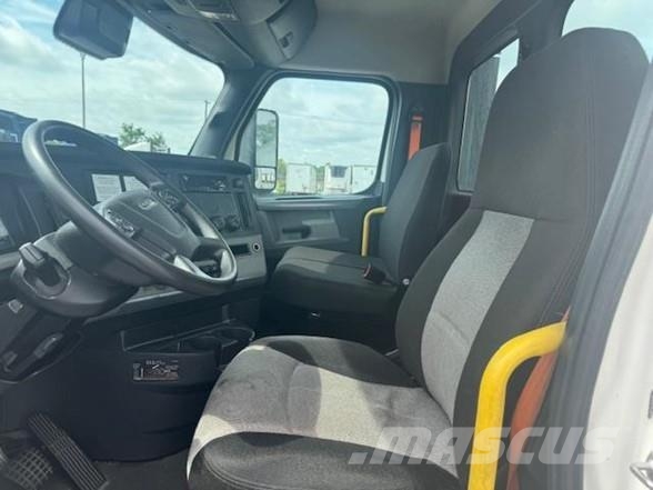 Freightliner CASCADIA 116 Sadulveokid