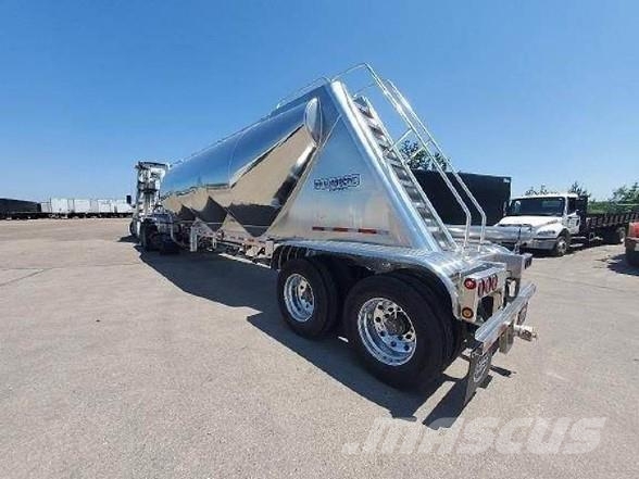 MAC TRAILER MFG 42' 1050 PNEUMATIC DRY BULK TANK Polprikolice cisterne