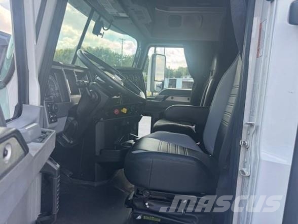 Mack ANTHEM 64T Τράκτορες