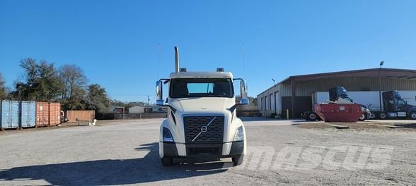 Volvo VNL64T300 Tegljači