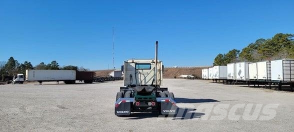 Volvo VNL64T300 Tegljači