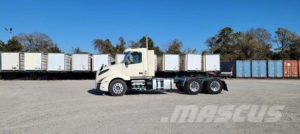 Volvo VNL64T300 Tegljači