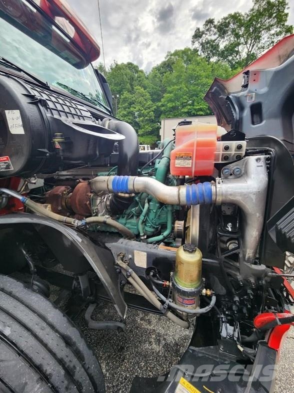 Volvo VNL64T760 曳引機組件