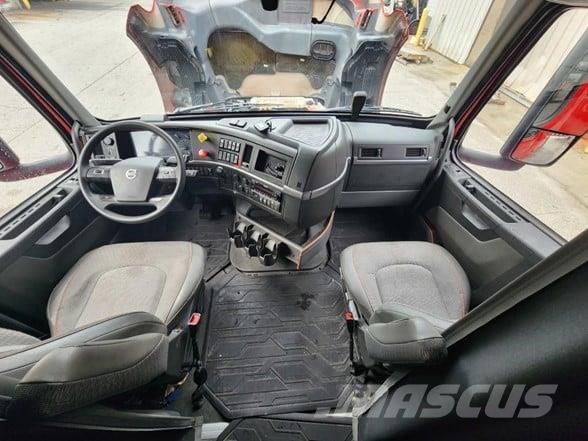 Volvo VNL64T760 Vilcēji