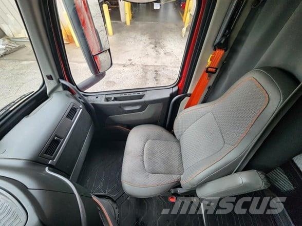 Volvo VNL64T760 Vilcēji