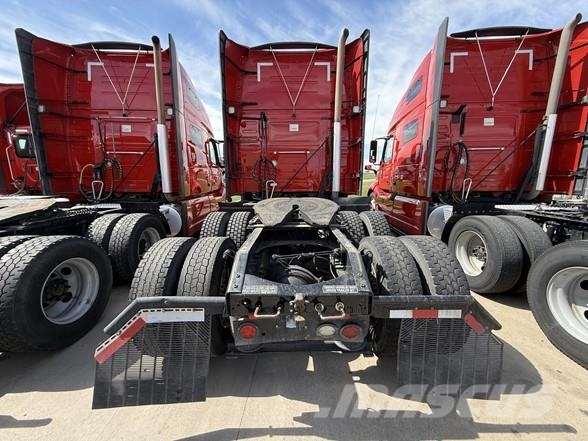 Volvo VNL64T760 Vilcēji