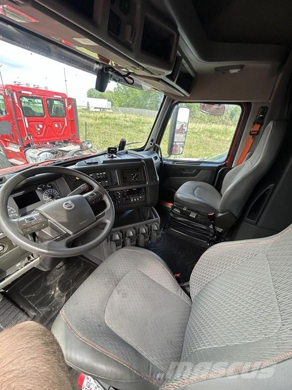 Volvo VNL64T760 曳引機組件