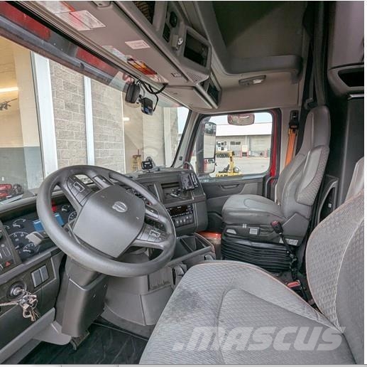Volvo VNL64T760 Prime Movers