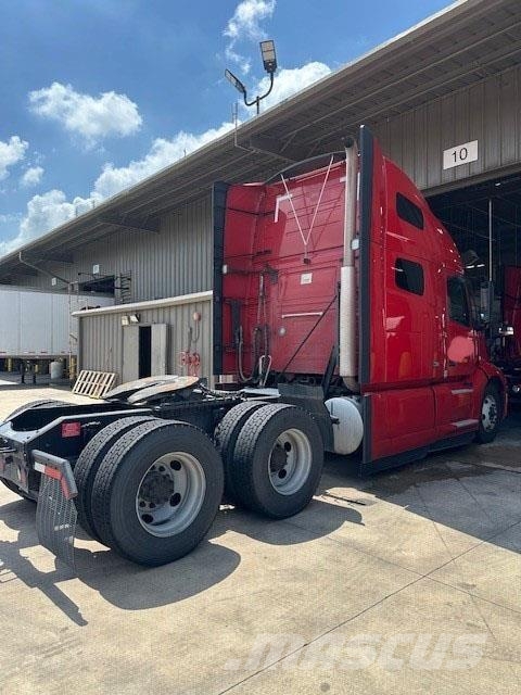 Volvo VNL64T760 Prime Movers
