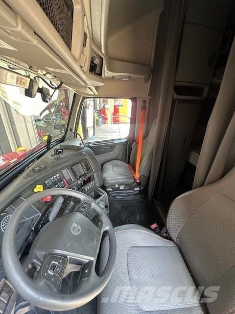 Volvo VNL64T760 Prime Movers