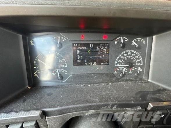 Volvo VNL64T760 Prime Movers