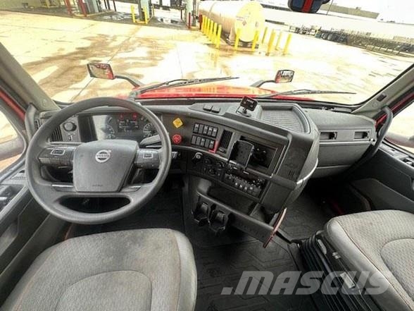 Volvo VNL64T760 曳引機組件