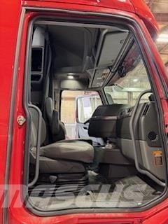 Volvo VNL64T760 Trekkers